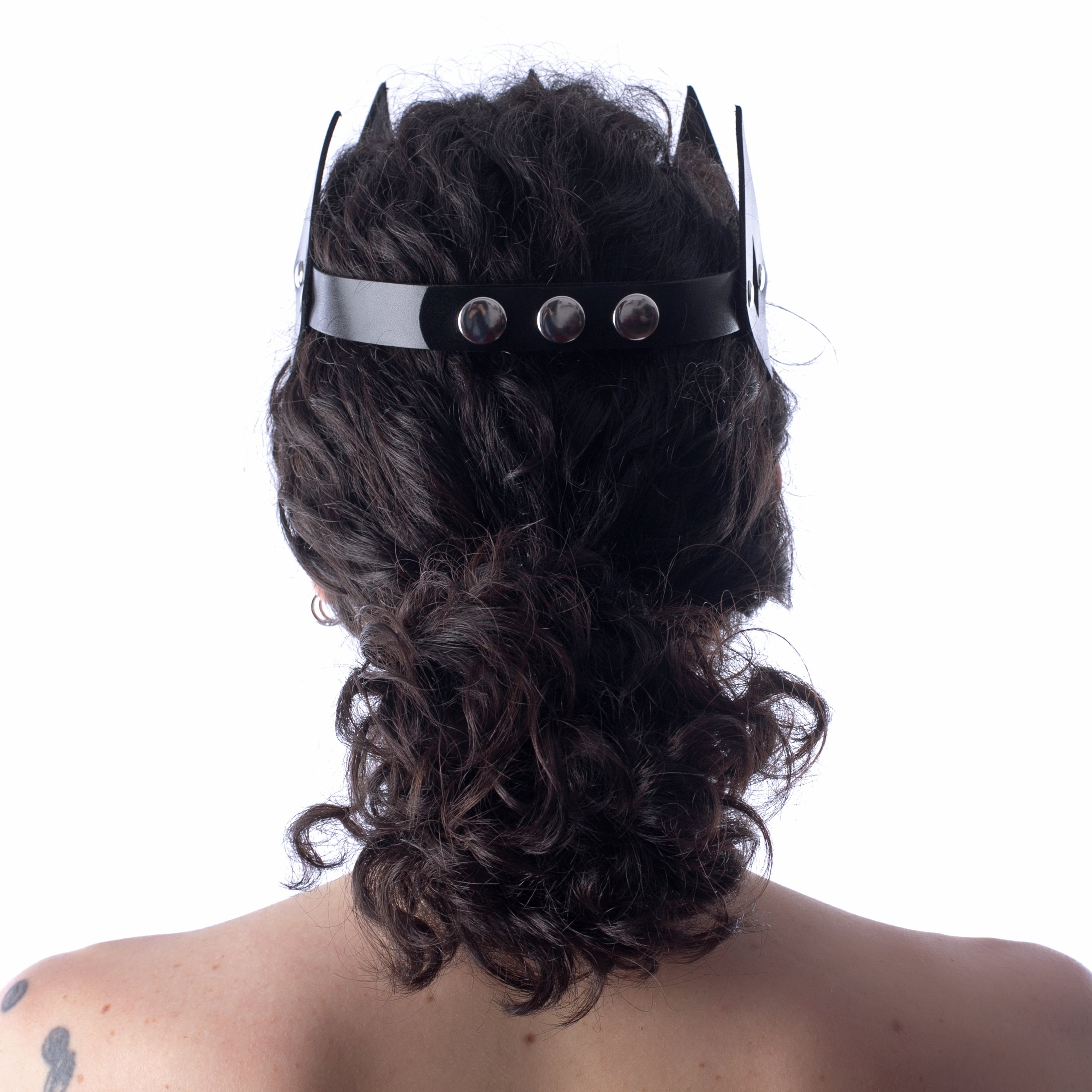 Back of leather crown