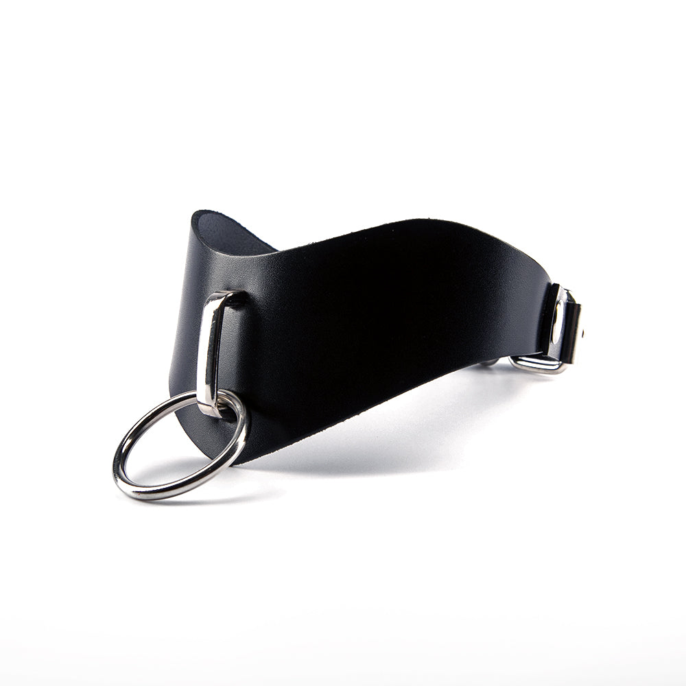 Leather choker necklace