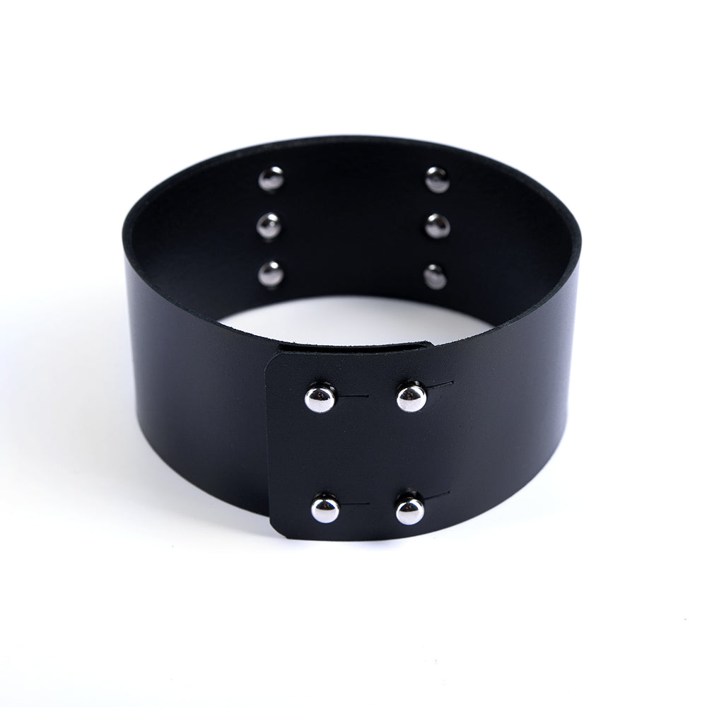 Leather lace choker from the back