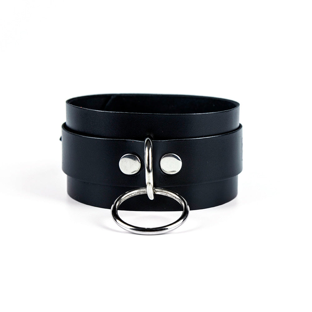 black wide collar bdsm