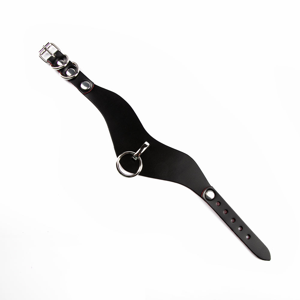 Leather choker necklace layout