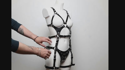 Convertible full-body strap-on harness for dominatrixes
